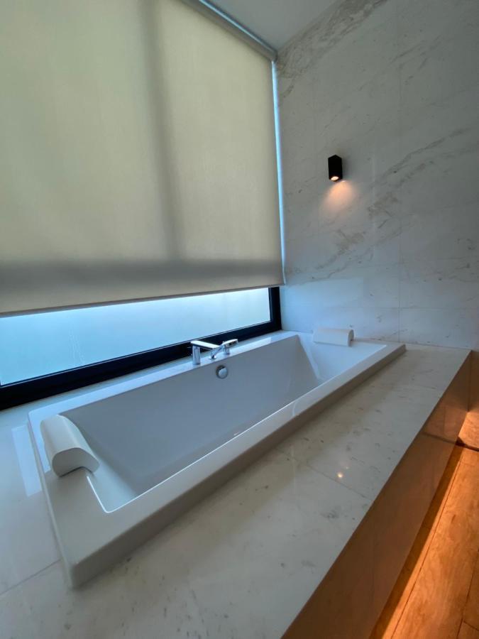 Ikiru 18 Private Saltwater Pool Villa, 3 Ensuite Br, Outdoor Bbq, 5 Mins To Beach Pantai Cenang  Exterior foto